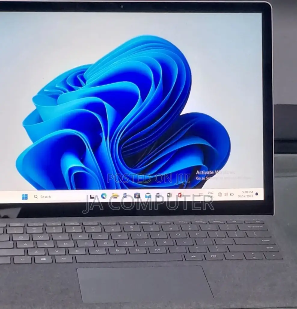 New Laptop Microsoft Surface 16GB Intel Core I7 SSD 256GB