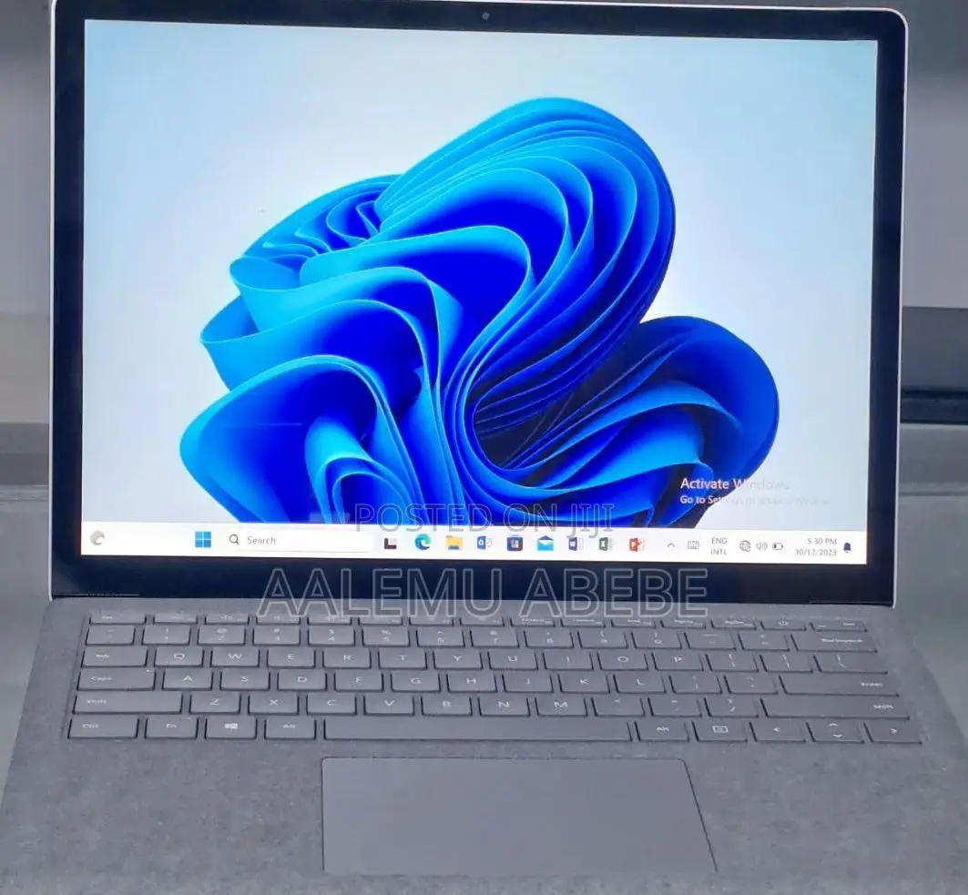 New Laptop Microsoft Surface 16GB Intel Core I7 SSD 256GB
