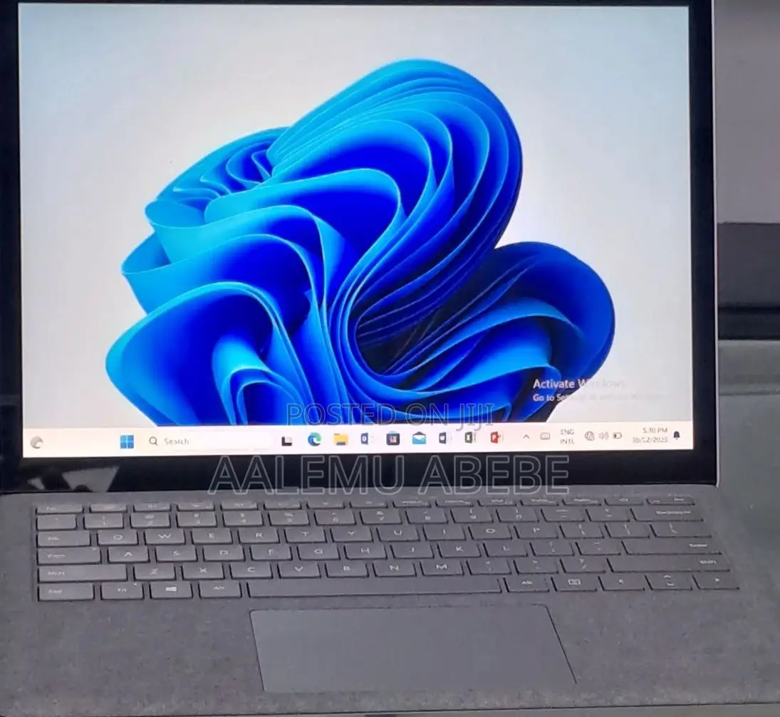 New Laptop Microsoft Surface 16GB Intel Core I7 SSD 256GB