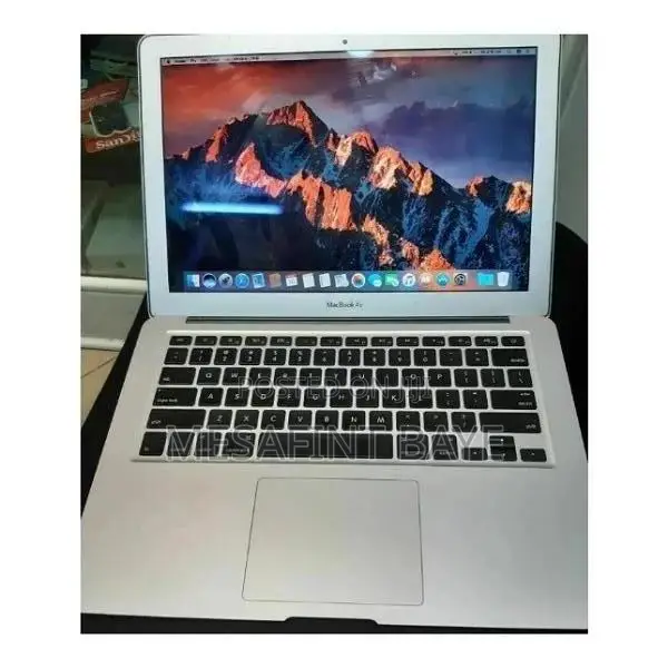 New Laptop Apple MacBook 2013 8GB Intel Core i5 SSD 256GB