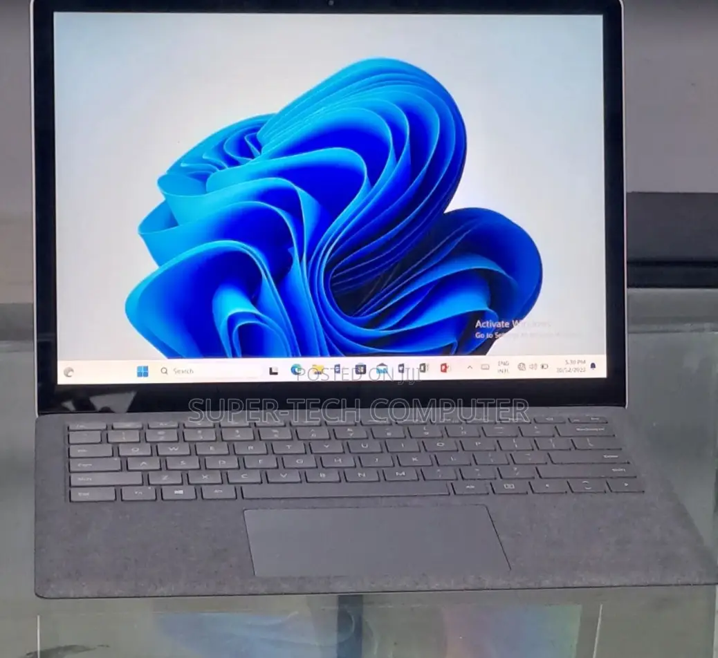 New Laptop Microsoft Surface 16GB Intel Core I7 SSD 256GB