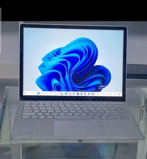 New Laptop Microsoft Surface 16GB Intel Core i7 SSD 256GB