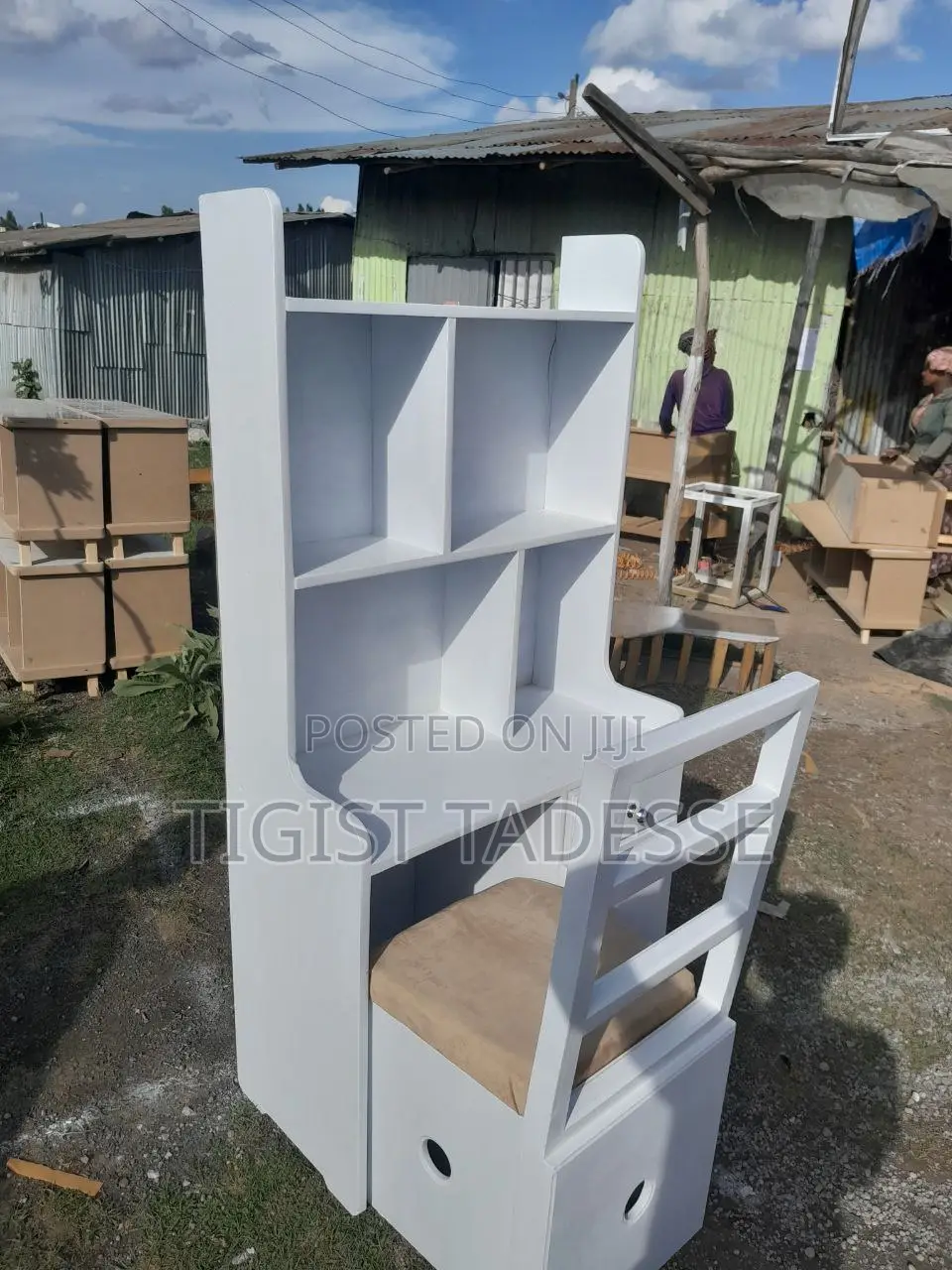 ለልጆች ማጥኛ መፅሀፍ መደርደርያ ያለው ለወንድም ለሴትም ልጆችዎ