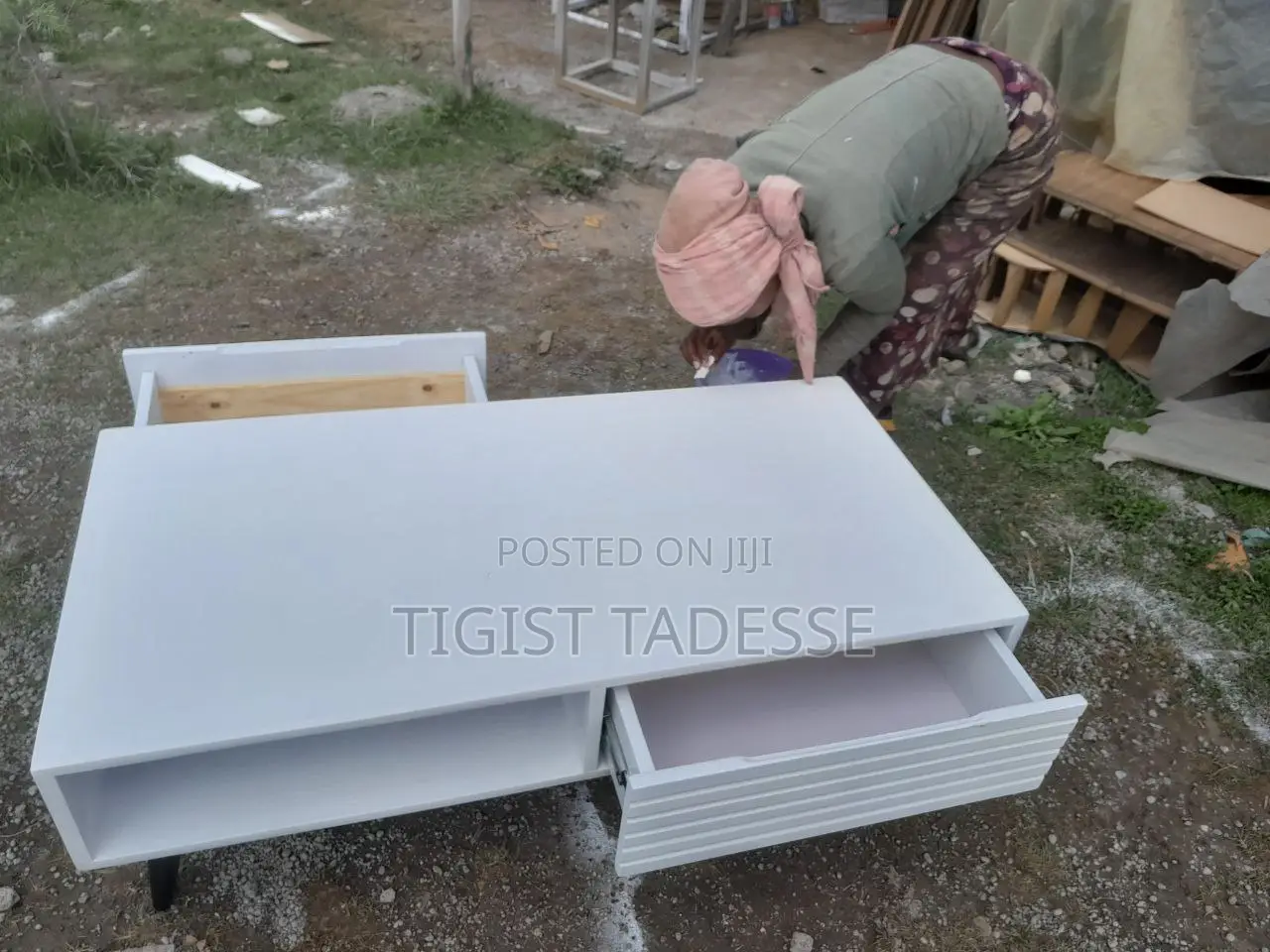 የሶፋ ጠረጴዛ ለቤትዎ ጥርት ያለ እቃ