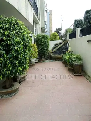 6bdrm House in Ayat Compound G+2, Bole for sale