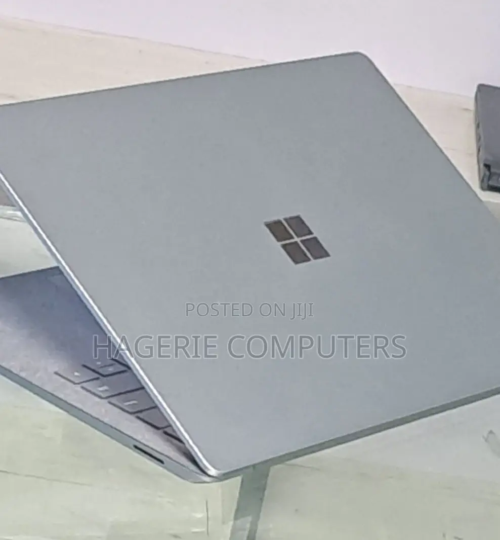 New Laptop Microsoft Surface 16GB Intel Core I7 SSD 512GB