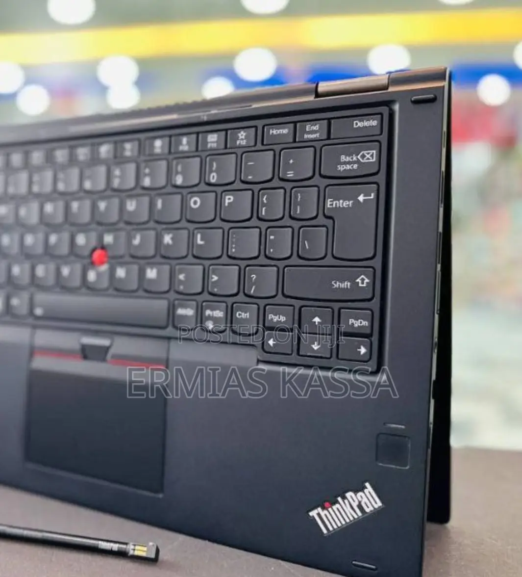 New Laptop Lenovo ThinkPad Yoga 370 8GB Intel Core I5 SSD 512GB