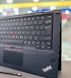 Photo - New Laptop Lenovo ThinkPad Yoga 370 8GB Intel Core I5 SSD 512GB