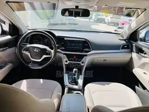 Hyundai Elantra 2016 Silver