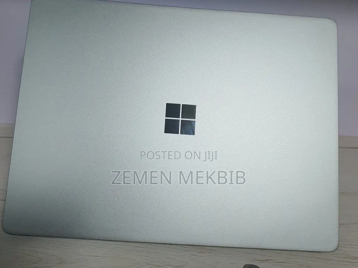 New Laptop Microsoft Surface Pro 9 8GB Intel Core I5 SSD 256GB