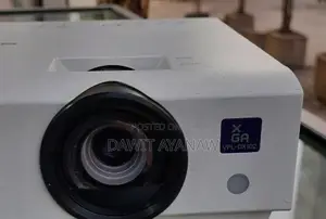 Photo - Sony VPL-Dx 102