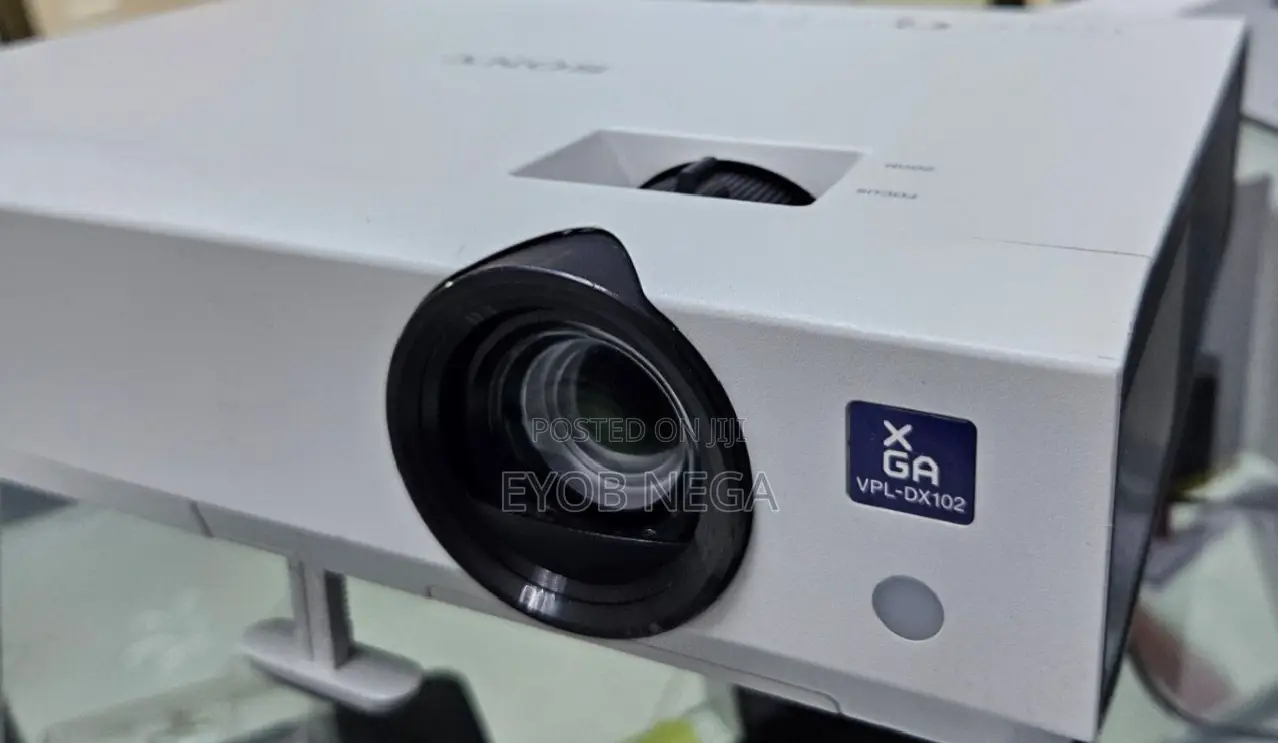 Sony VPL - DX102 Projector