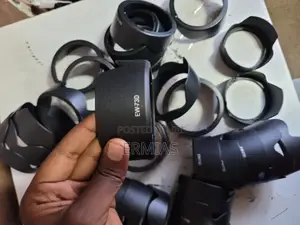 Photo - Lens Hood for All Camera Lenses (Cherer Meklakeya)