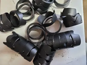 Lens Hood for All Camera Lenses (Cherer Meklakeya)