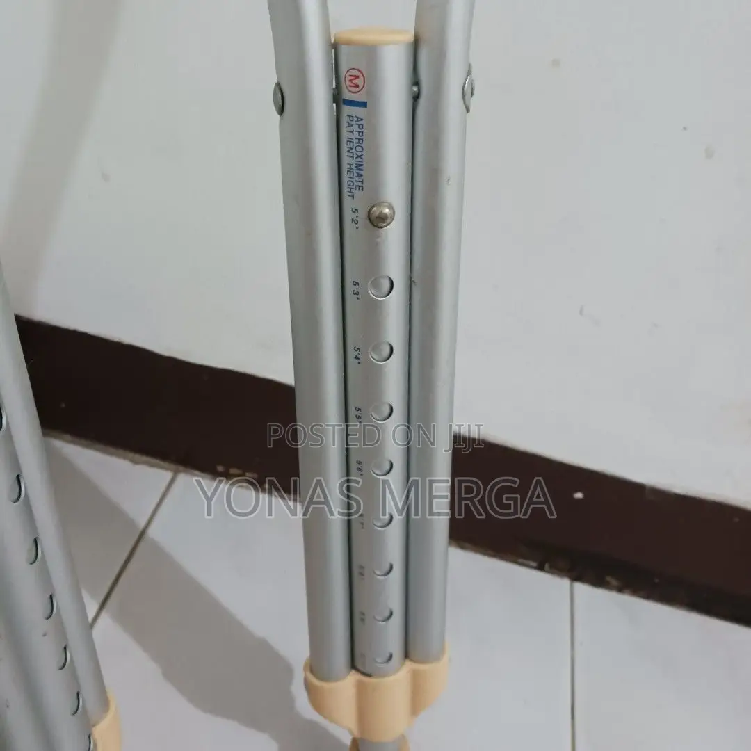 Auxiliary Crutches /ኦግዝላሪ Crutches¶የብብት ክራንች°አጀስቴብል Crutches