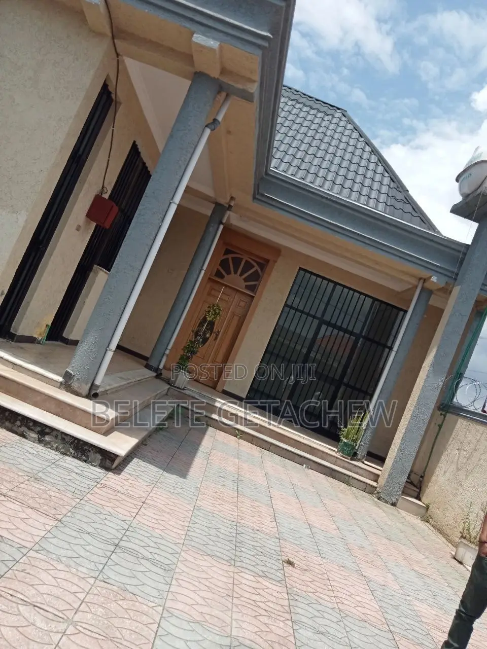 2bdrm Villa in Ayat, L- Shape House, Bole for sale