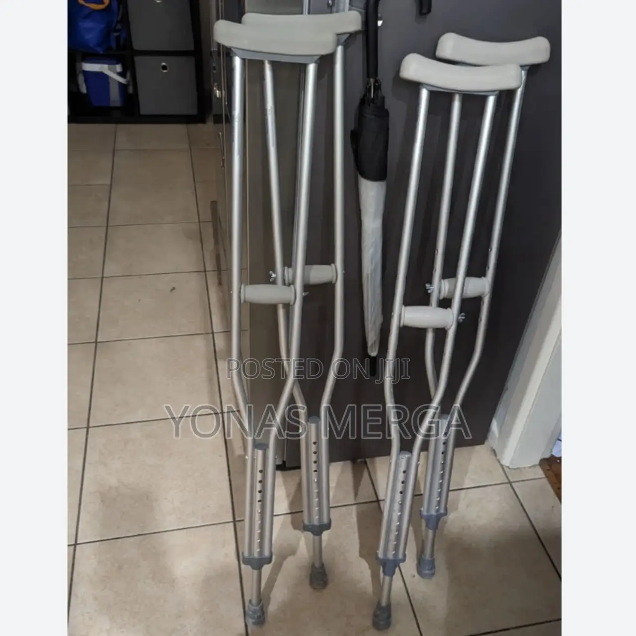 Adjustable Crutches /በብቶ ተመርኩዘዉ በቀላሉ ይንቀሳቀሳሉ/Crutches /