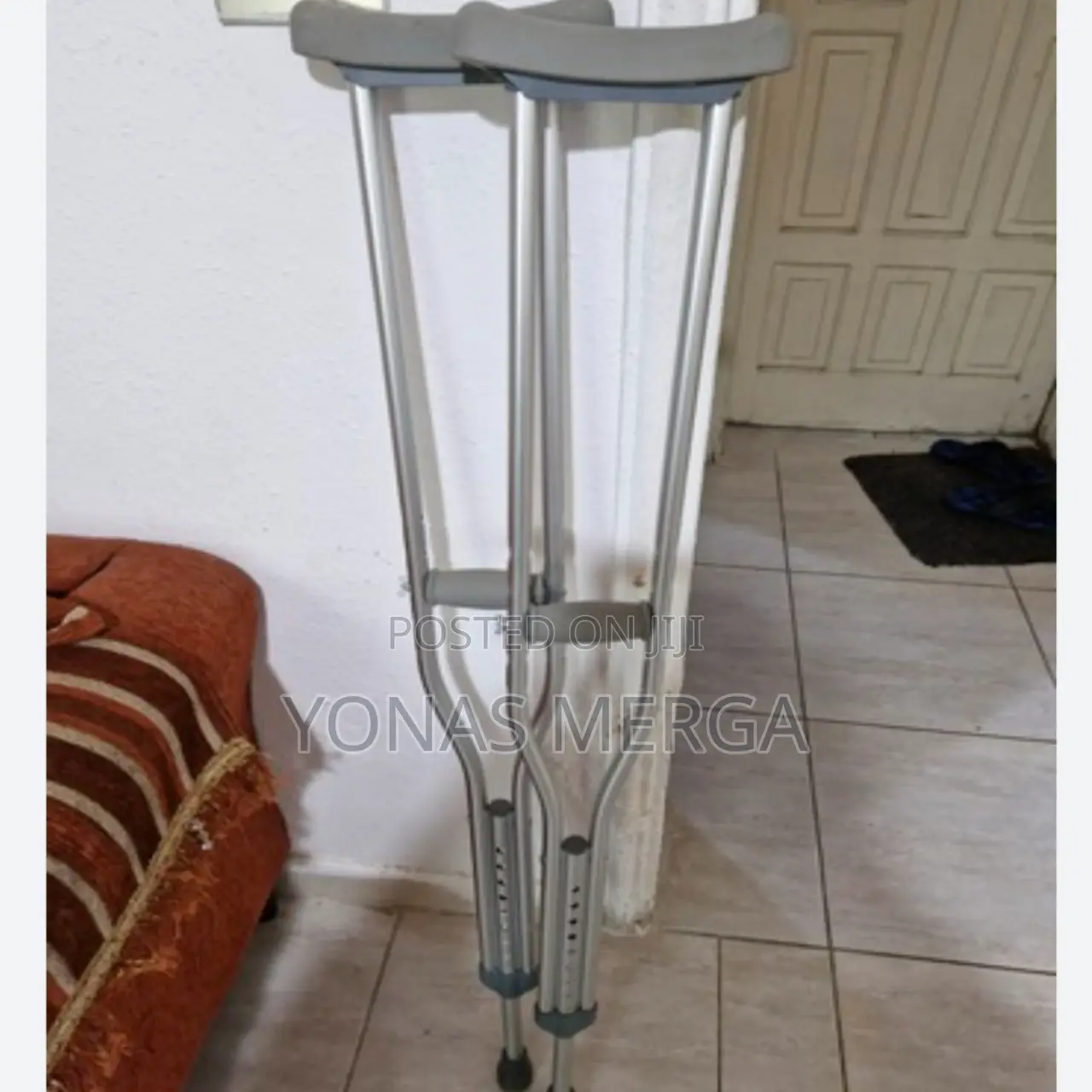 Forearm Crutches /እንዲመቾ ቡሽ አለዉ/Auxiliary Crutches¶\ Crutches