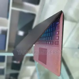 New Laptop Microsoft Surface 8GB Intel Core I5 SSD 256GB