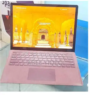 New Laptop Microsoft Surface 8GB Intel Core I5 SSD 256GB
