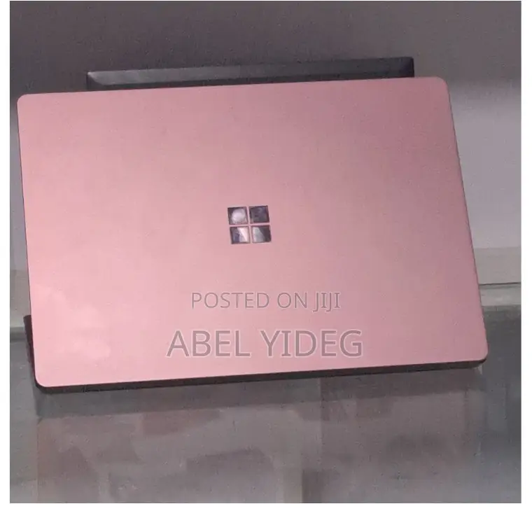 New Laptop Microsoft Surface 8GB Intel Core I5 SSD 256GB