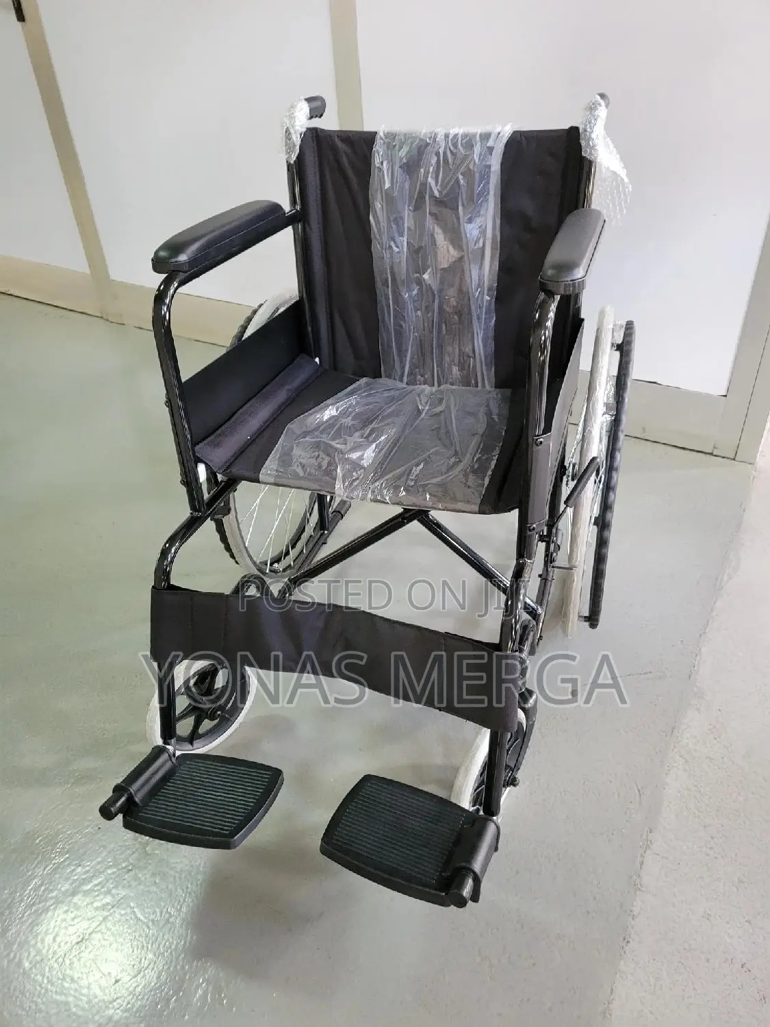 Medical Wheelchair°በሚፈልጉት አማራጭ\Toilet Wheelchair¶Wheelchair