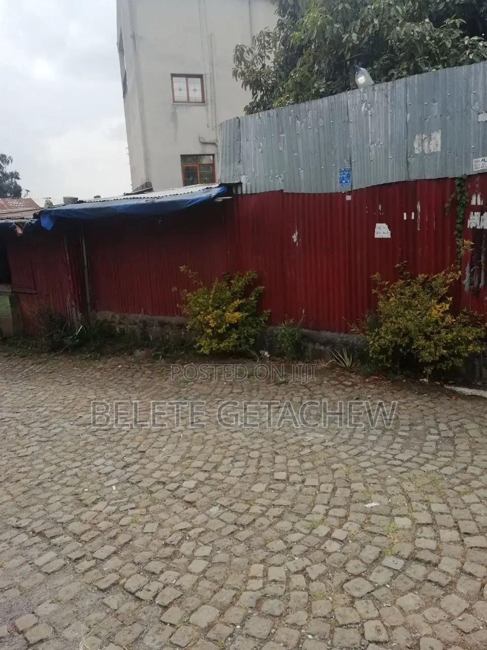 አስቸኳይ የሚሸጥ ቦታ ። ከካራ _ወሠን አስፓልት የያዘ፤ 377ካ.ሜ