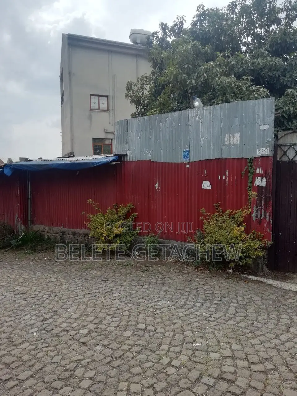 አስቸኳይ የሚሸጥ ቦታ ። ከካራ _ወሠን አስፓልት የያዘ፤ 377ካ.ሜ