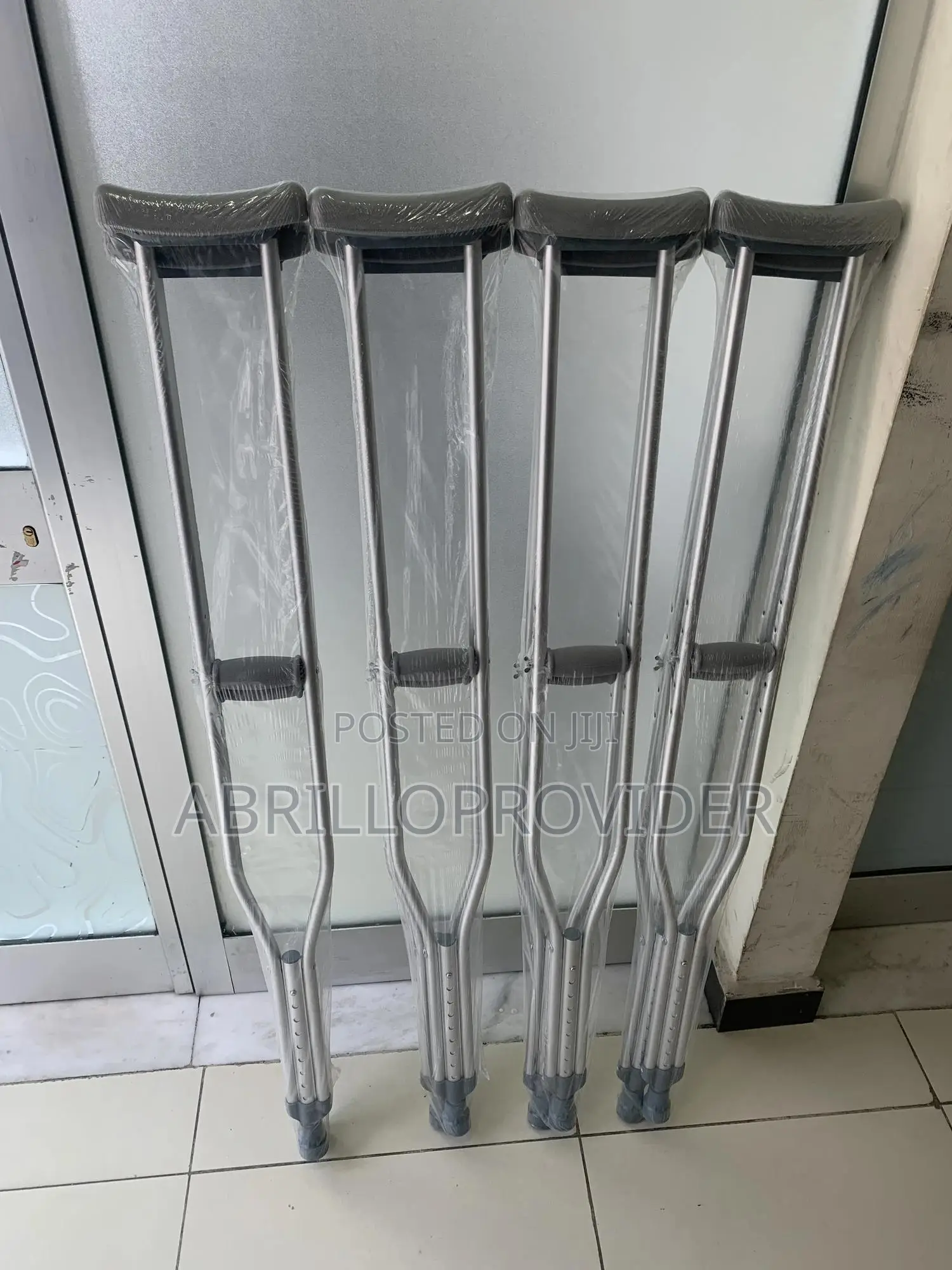 Auxiliary Crutches Automatically Auxiliary Crutches Crutches