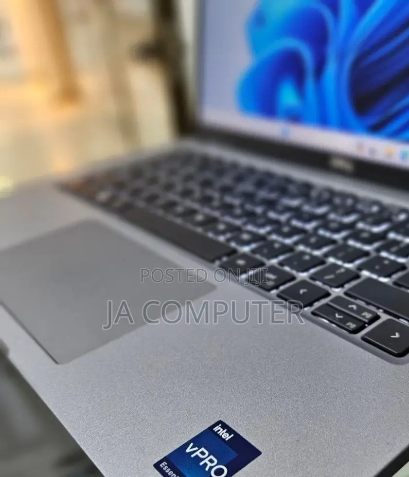 New Laptop Dell Latitude 5440 16GB Intel Core I5 SSD 512GB