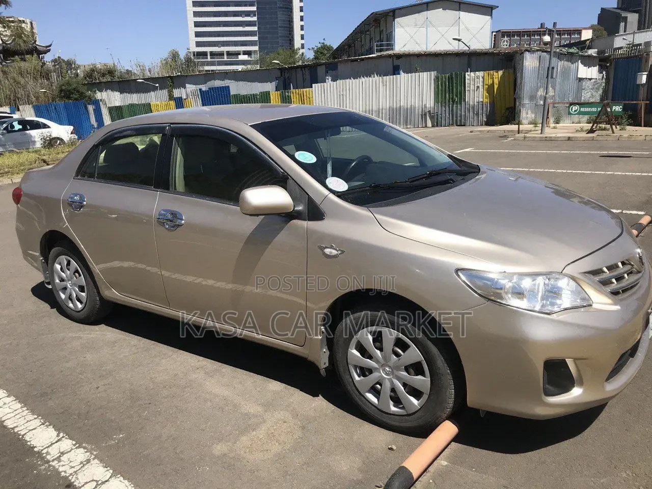 Toyota Corolla 2012 Gold