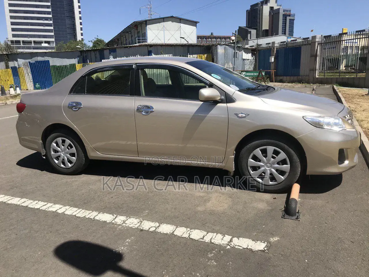 Toyota Corolla 2012 Gold