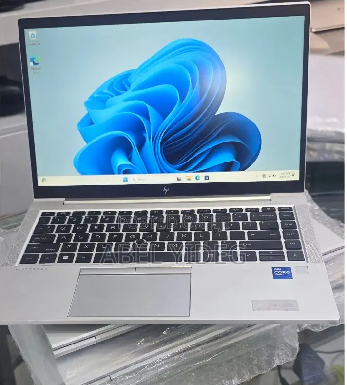 New Laptop HP EliteBook 840 G8 16GB Intel Core I7 SSD 512GB