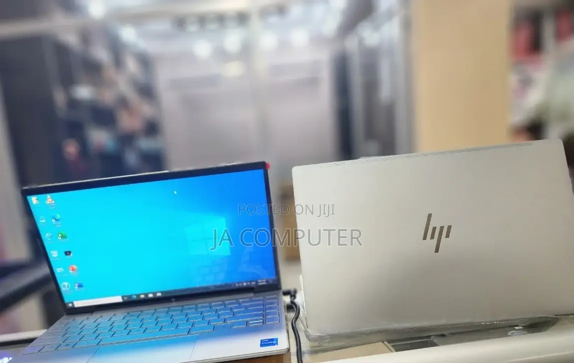 New Laptop HP Envy X360 8GB Intel Core I5 SSD 512GB