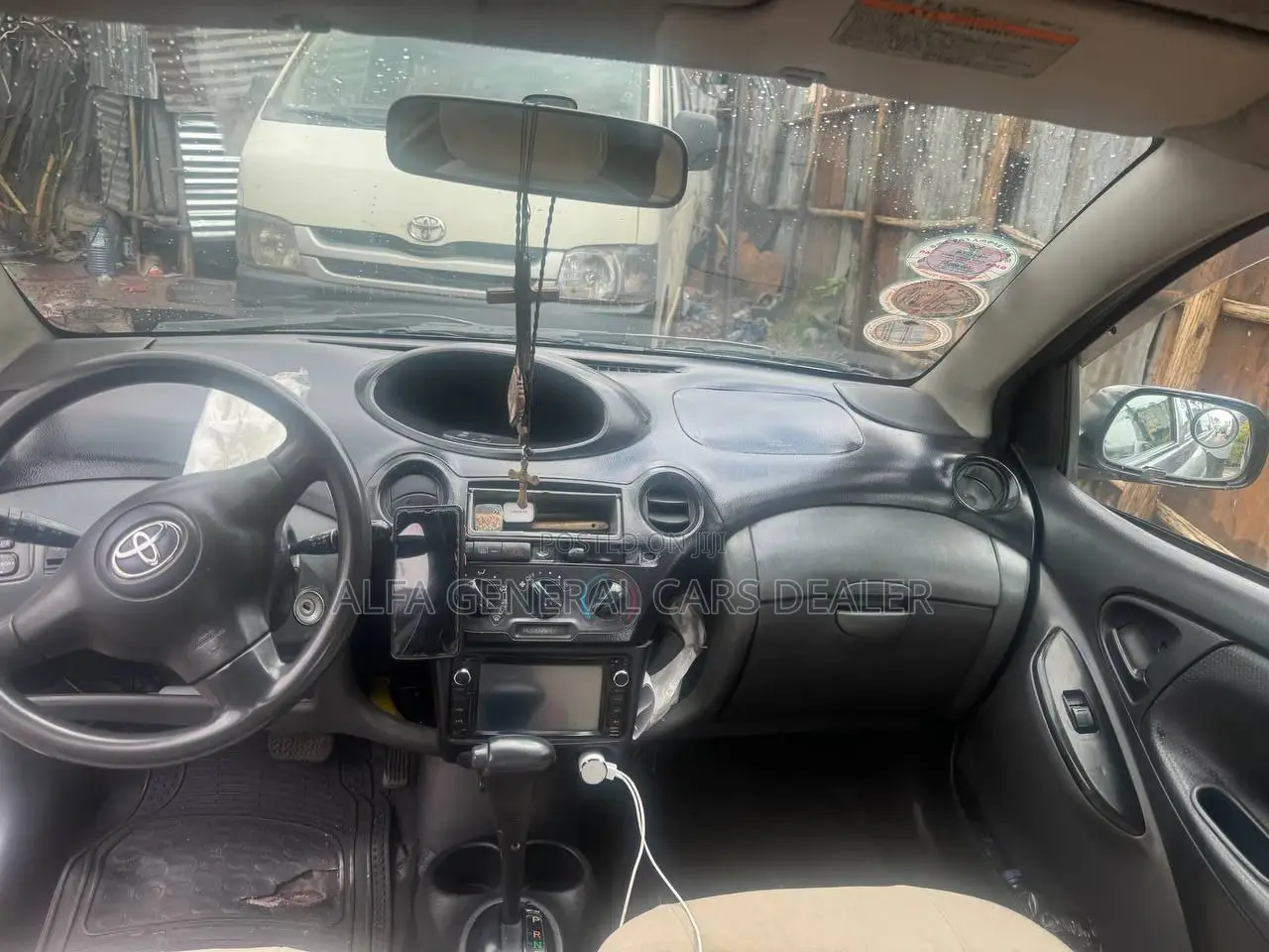 Toyota Vitz 2004 Silver