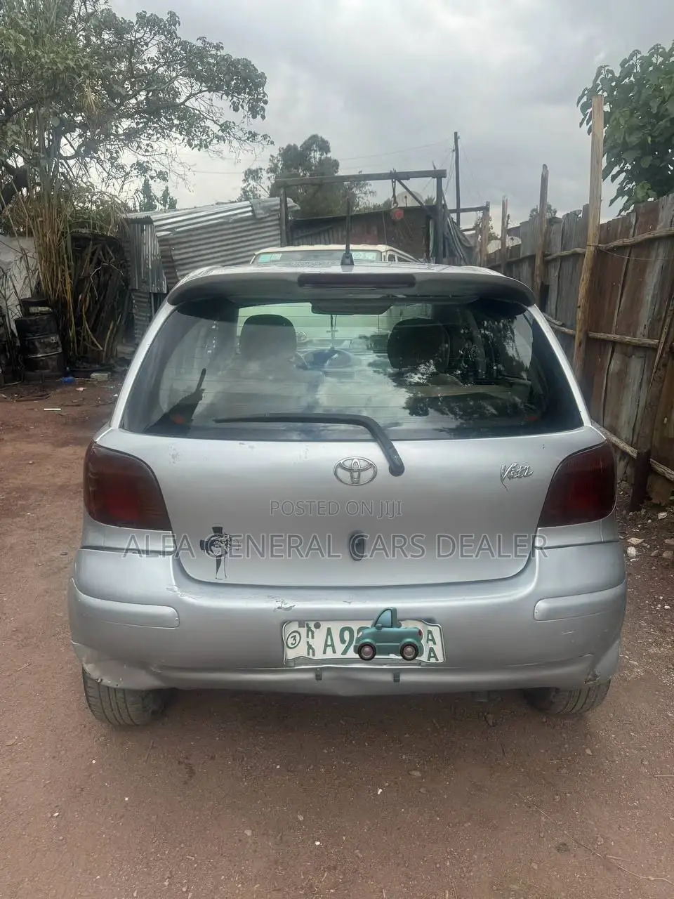 Toyota Vitz 2004 Silver