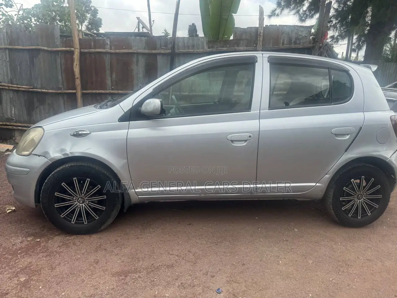 Toyota Vitz 2004 Silver