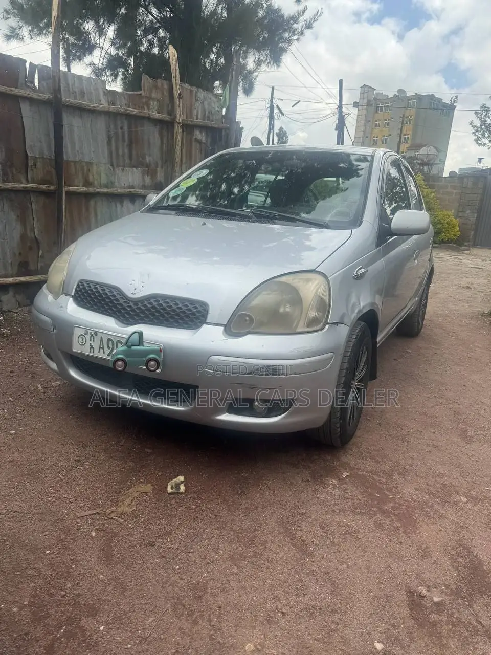 Toyota Vitz 2004 Silver