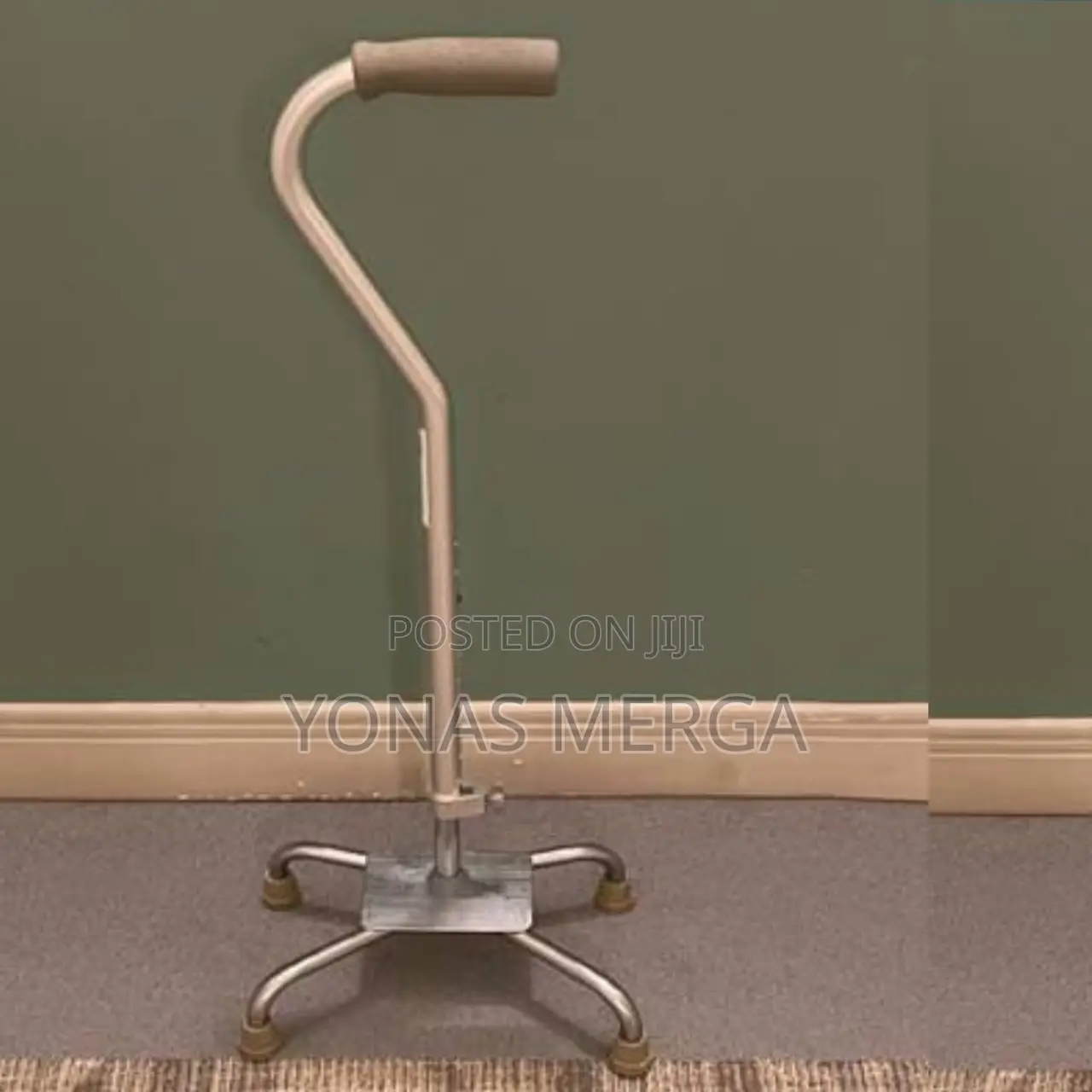 Crutches Elderly Walking Stick Tripod Canes Mual Retractable