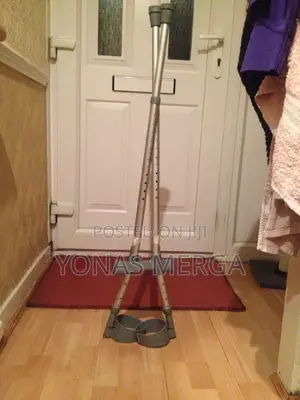 Crutches%Medical Crutches\Arm ክራንች¡እርሶ አይምጡ እኛ ስራዉን እናቀልሎታለን