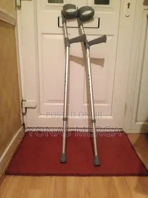 Crutches%Medical Crutches\Arm ክራንች¡እርሶ አይምጡ እኛ ስራዉን እናቀልሎታለን