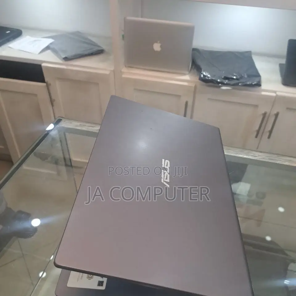 Laptop Asus VivoBook E403NA 8GB Intel Core I3 SSD 256GB