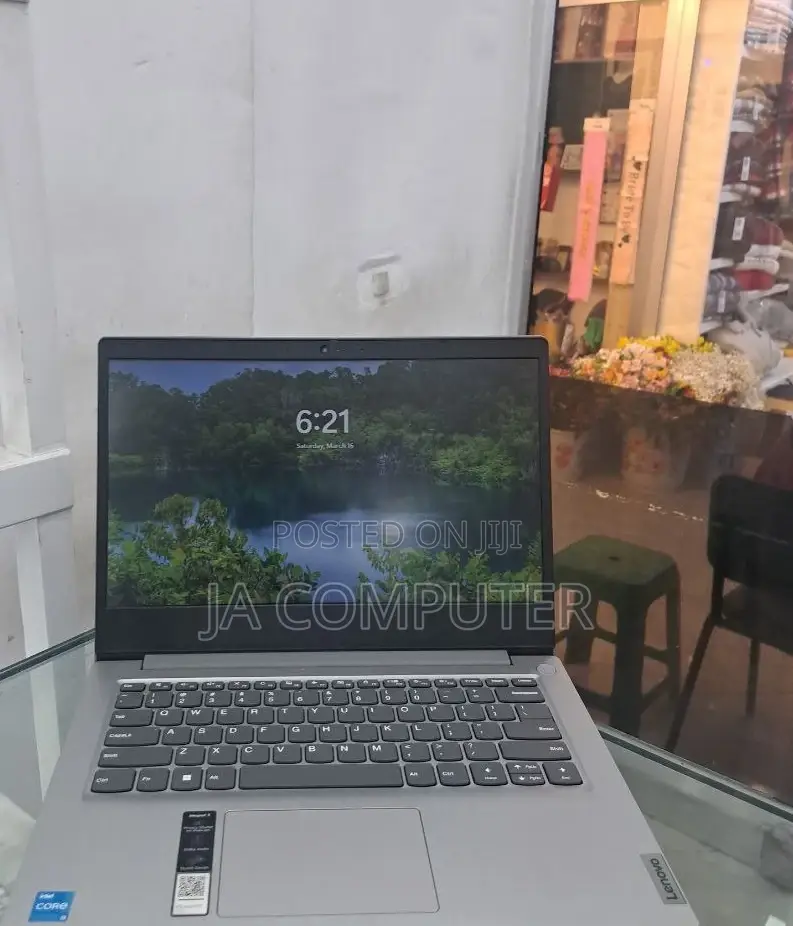 New Laptop Lenovo Ideapad 3 8GB Intel Core I3 SSD 256GB