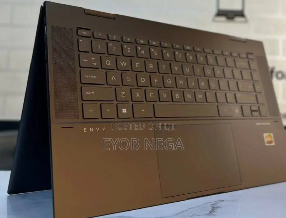 New Laptop HP Envy X360 8GB AMD Ryzen 5 SSD 512GB