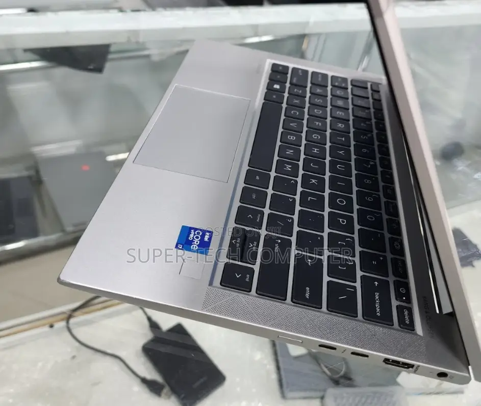 New Laptop HP EliteBook 830 G8 16GB Intel Core I7 SSD 1T