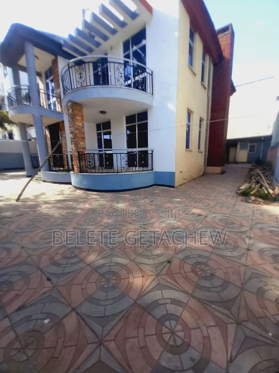 7bdrm House in Ayat Compound G+2,, Bole for sale