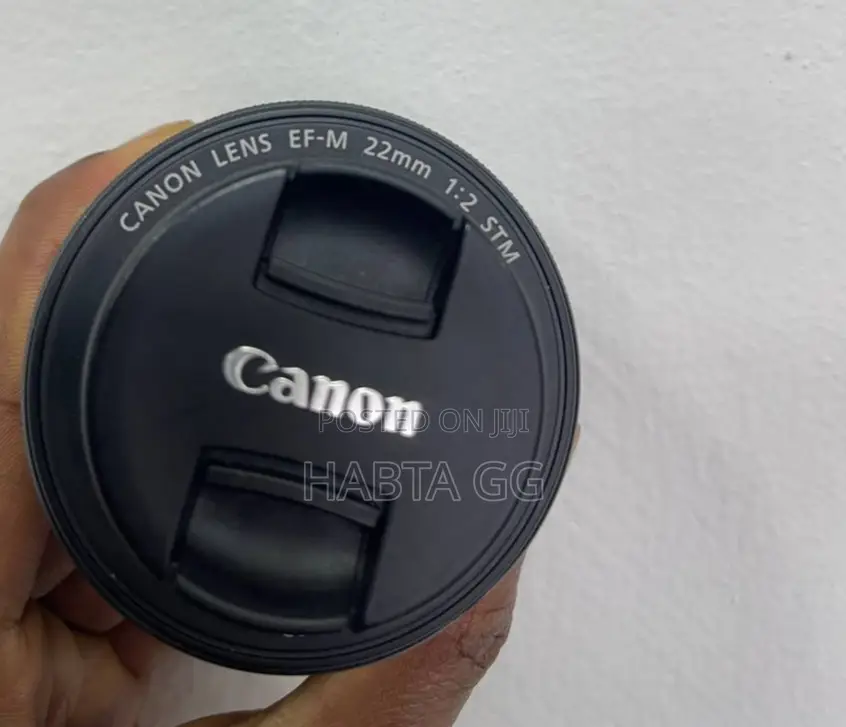 Canon EF 22mm 1:2 STM