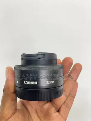 Canon EF 22mm 1:2 STM