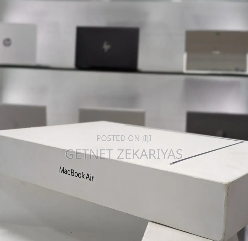 New Laptop Apple MacBook Air 2022 M2 8GB Apple M2 SSD 256GB