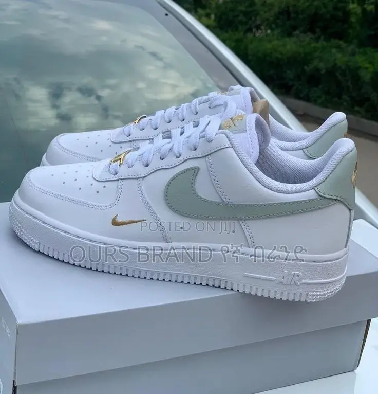 Nike Air Force 1 LV8 'Essential' Spruce White Green Low Shoe